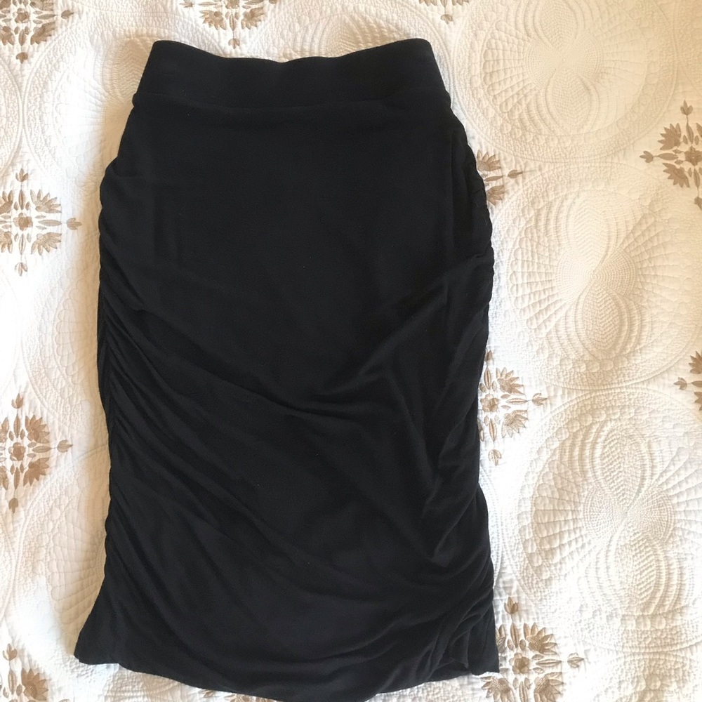 Ruched sexy pencil skirt. Size L.